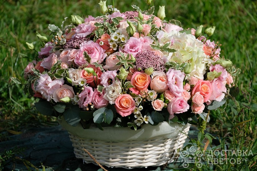 Корзина цветов на свадьбу: подборка картинок